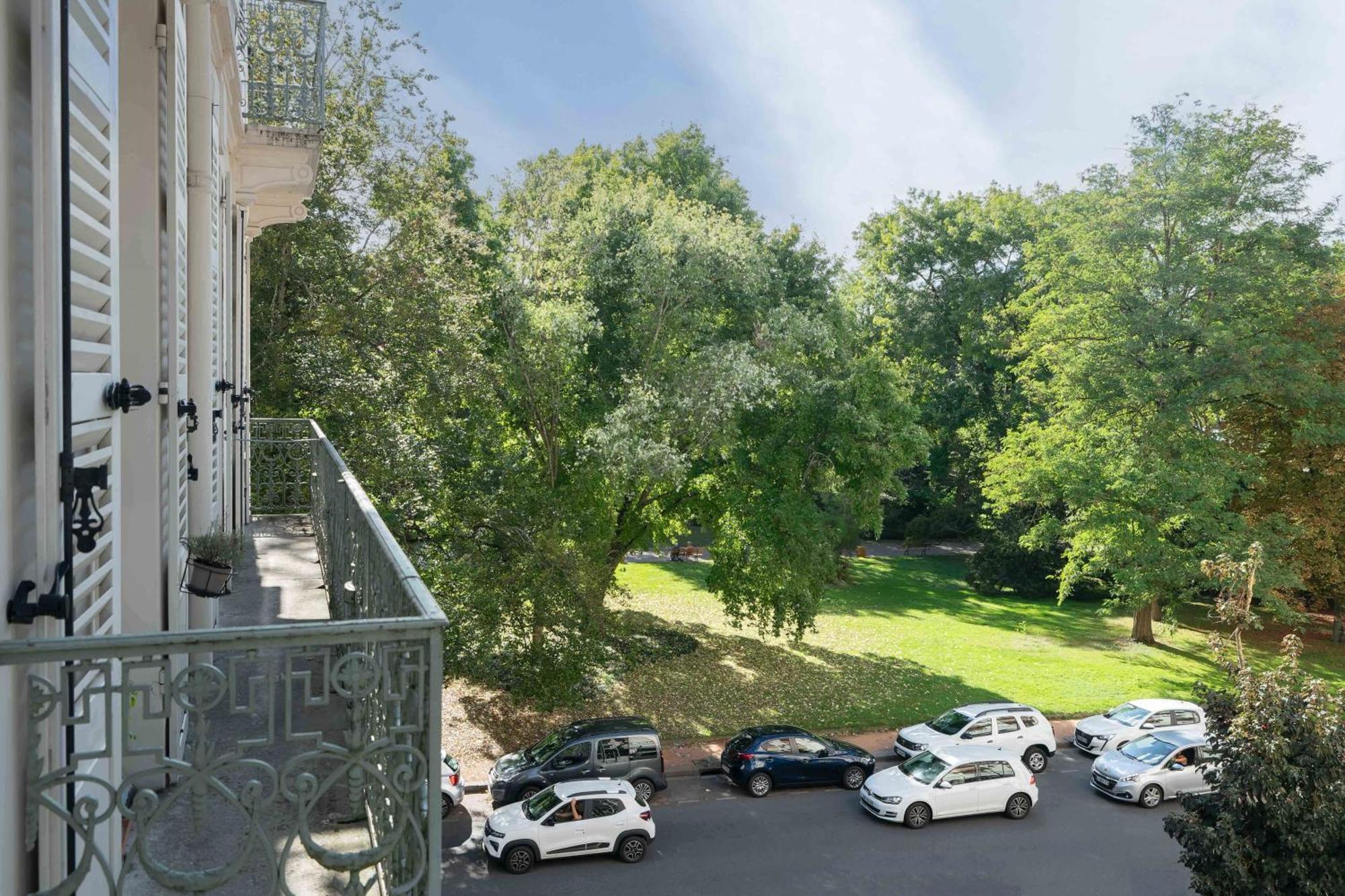 Le Brit - Grand Appartement Design, 3 Chambres, Centre Ville Vichy Luaran gambar